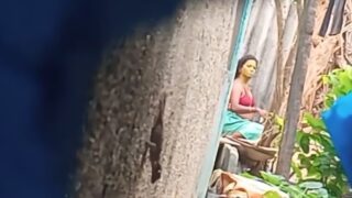Tamil Village Aunty Bathing Leaked Video