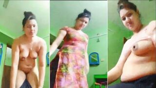 Desi Milf Girl Showing Her Big Boobs and Pink Pussy