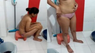 Indian slim girl bathing desi nude video
