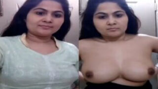 Unmarried bangladeshi girl xxx boobs show viral mms